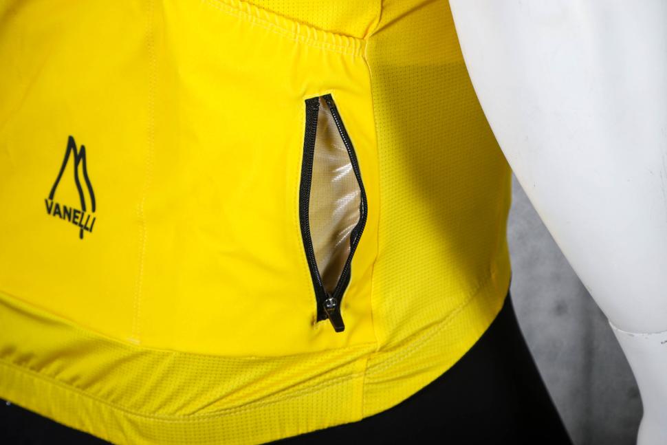 2025 Vanelli Proline 2.0 jersey - zipped pocket.jpg