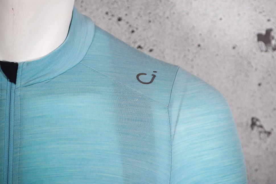 2025 Velocio Men Luxe Merino Long Sleeve jersey - shoulder logo.jpg