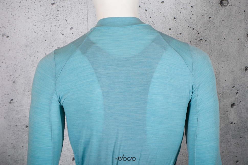 2025 Velocio Men Luxe Merino Long Sleeve jersey - shoulders.jpg