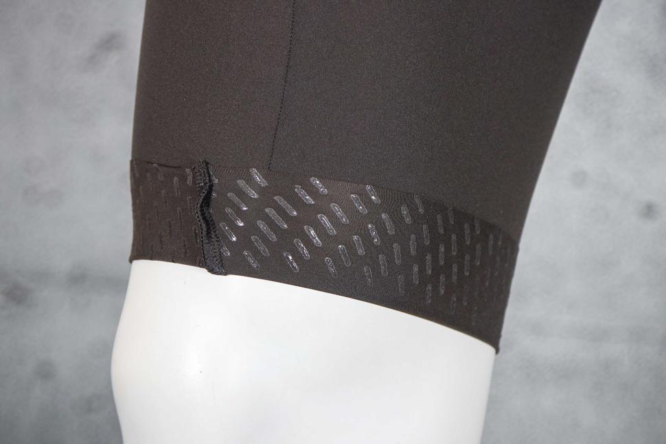 2025 Velocio Men's LUXE Bib Short - cuff gripper.jpg