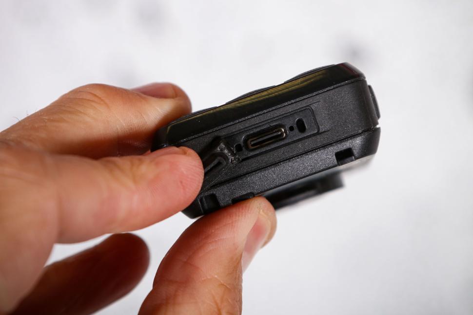 2025 Wahoo ELEMNT BOLT 3 GPS Bike Computer - unit base USB port.jpg