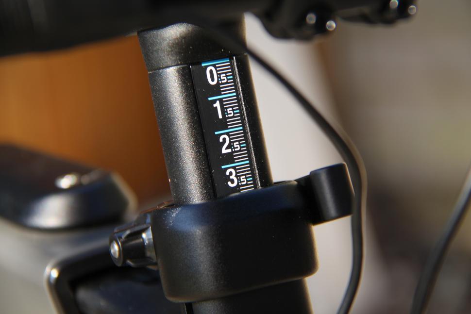 2025 Wahoo KICKR Bike Pro - bar height adjust.jpg