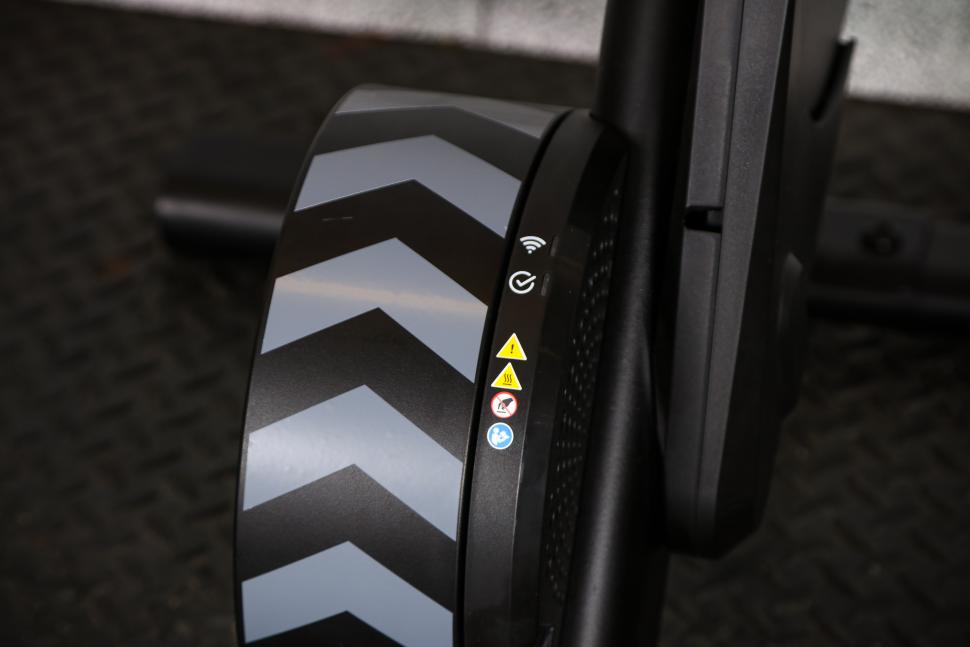 2025 Wahoo Kickr Core 2 trainer - detail 1.jpg