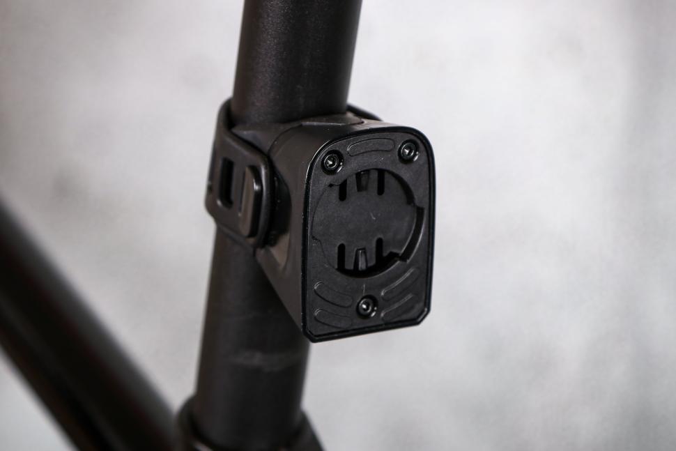 2025 Wahoo TRACKR RADAR - mount 1.jpg