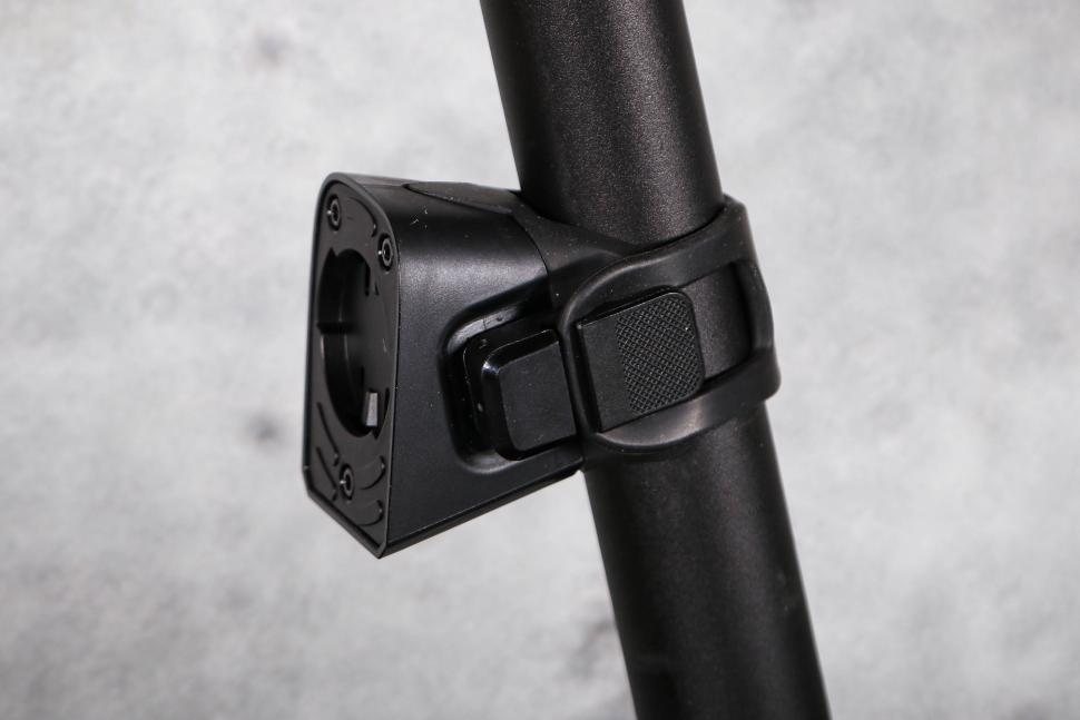 2025 Wahoo TRACKR RADAR - mount 2.jpg