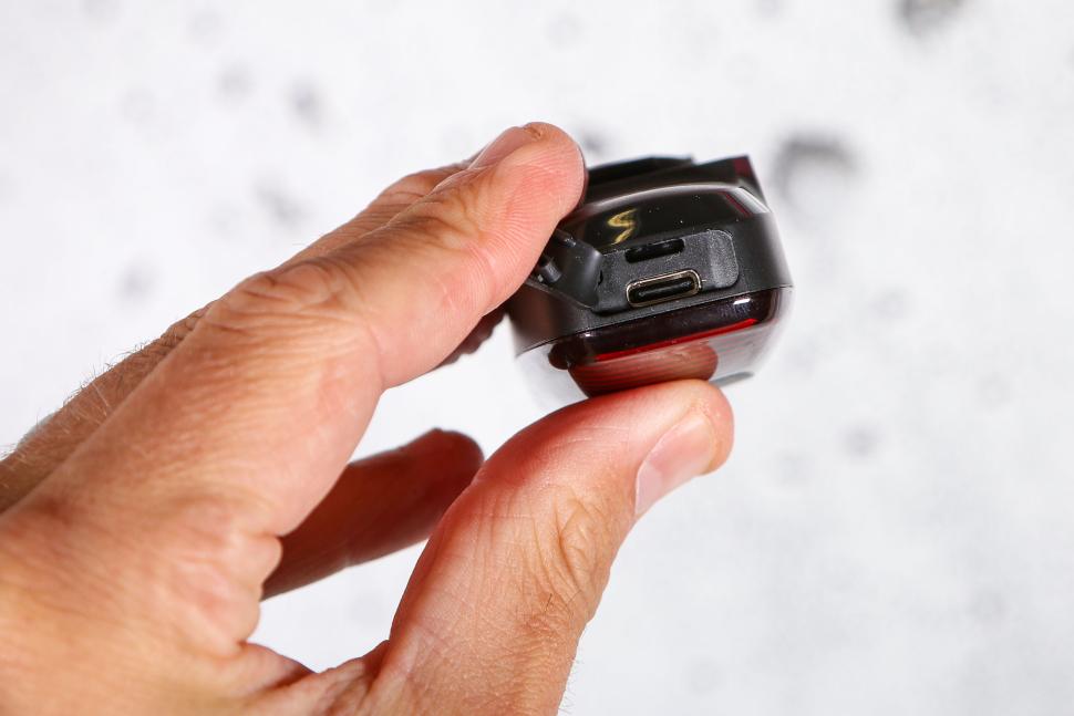 2025 Wahoo TRACKR RADAR - unit base USB port.jpg