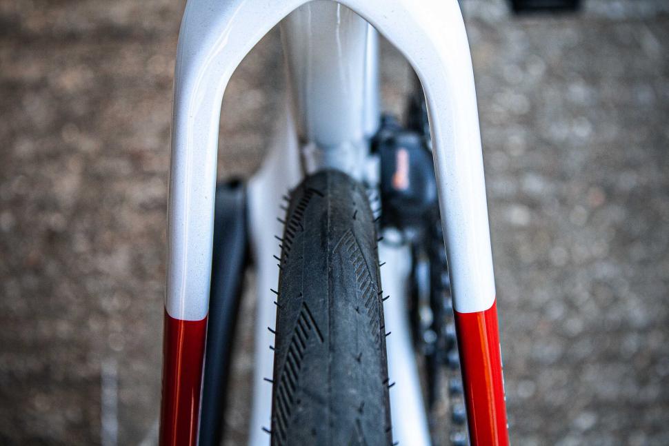 2025 Wilier Filante SL Ultegra Di2 - rear tyre clearance.jpg