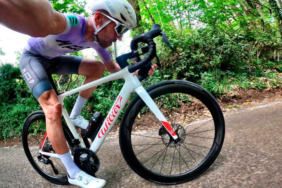 2025 Wilier Filante SL Ultegra Di2 - riding.jpg