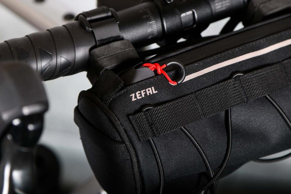2025 Zefal Z Adventure F1 Handlebar Bag - zip and logo.jpg