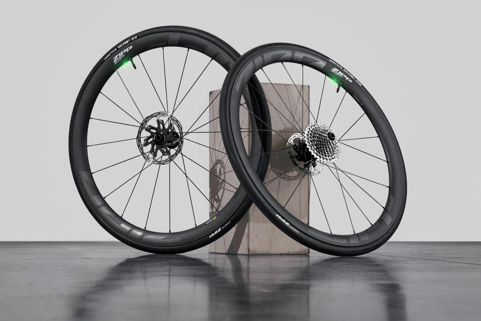 2025 Zipp 303 SW pair wheel studio