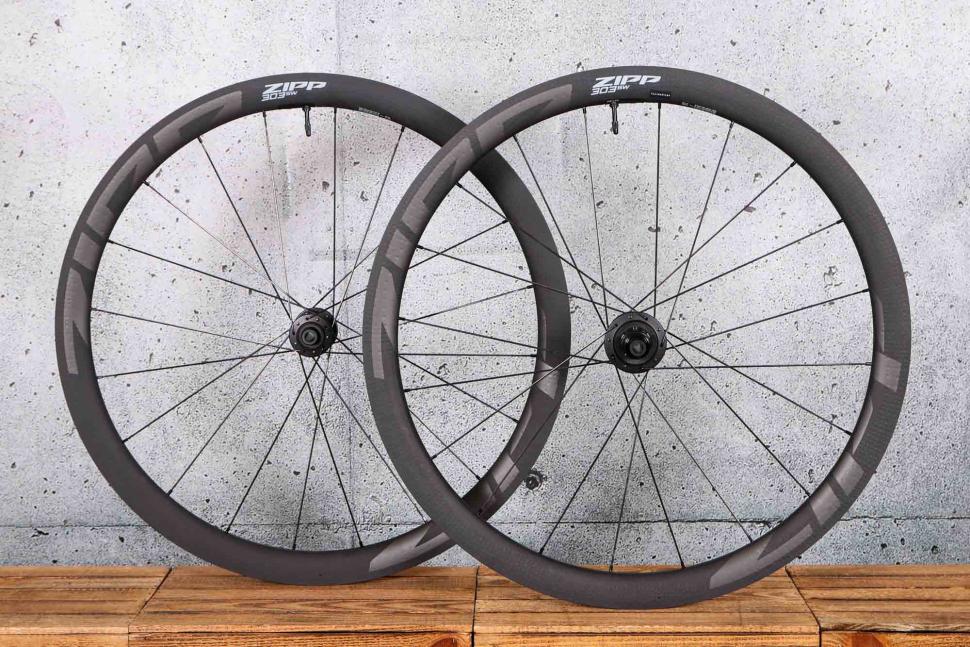 2025 Zipp 303 SW.jpg