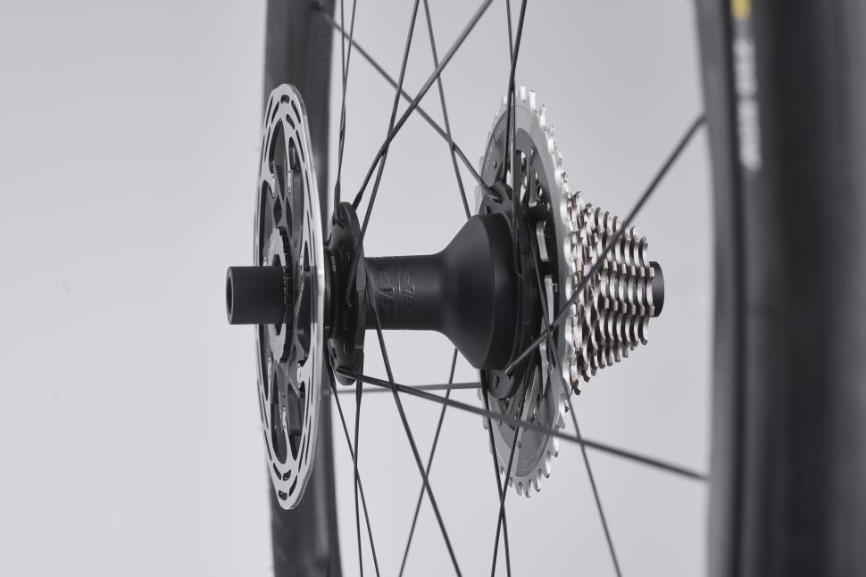 2025 Zipp ZR1 SL rear hub