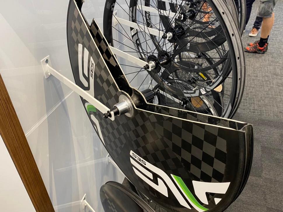 2022 Enve disc wheel cross section cut open