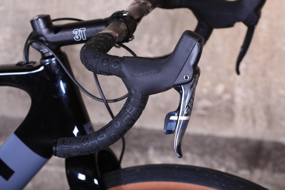 3T Exploro LTD - bar and shifter.jpg