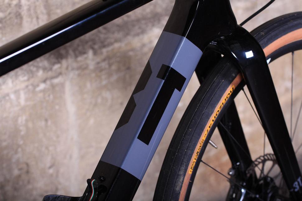 3T Exploro LTD - down tube detail.jpg