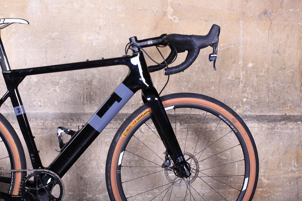 3T Exploro LTD - front.jpg