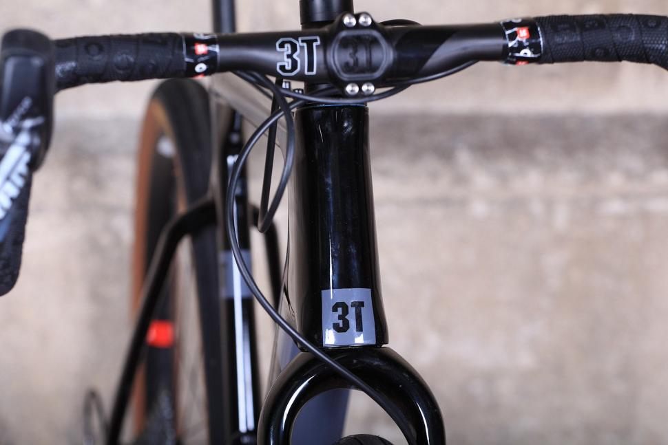 3T Exploro LTD - head tube badge.jpg