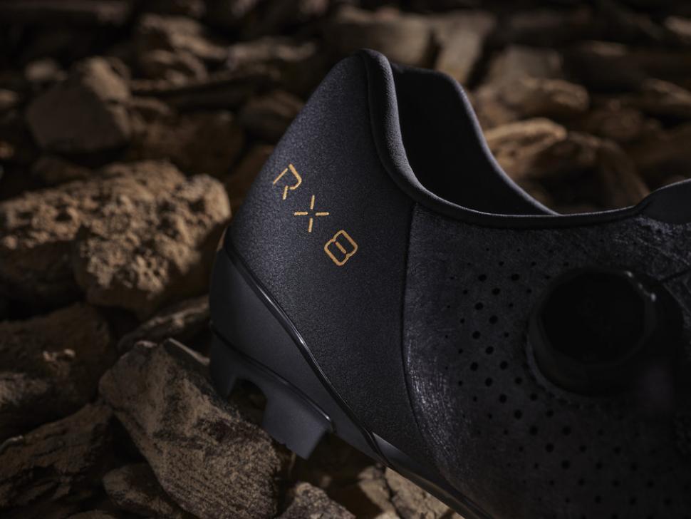 2023 Shimano RX8 gravel shoes logo