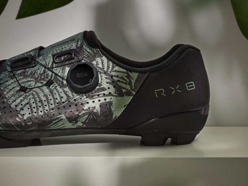 2023 Shimano RX8 gravel shoes heel cup