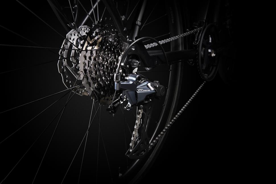 2023 Shimano CUES drivetrain rear