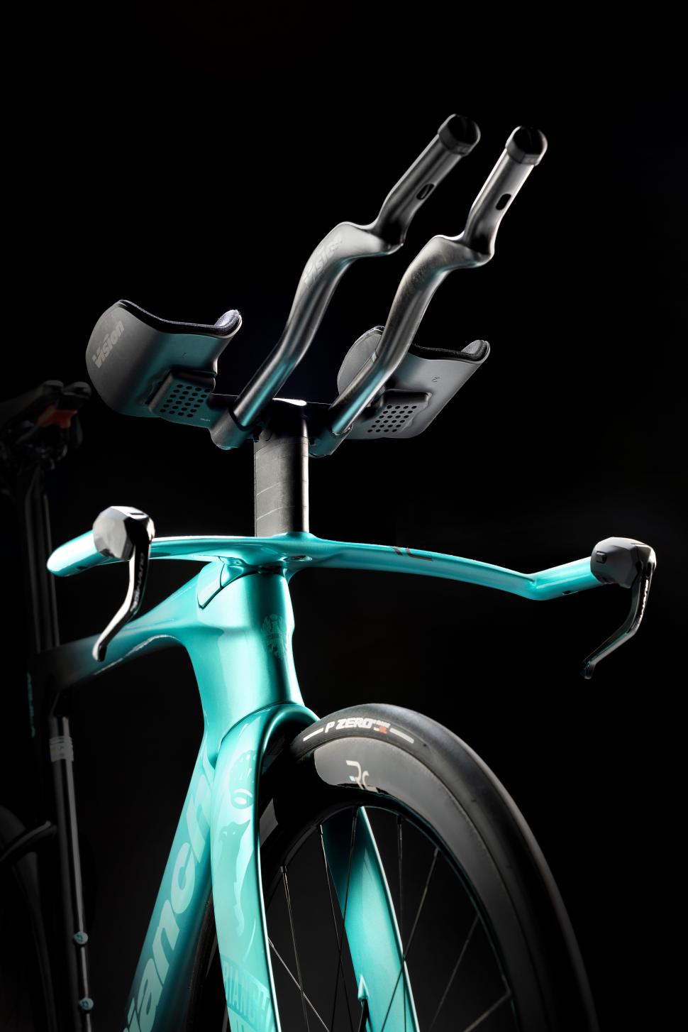 Bianchi Aquila TT bike cockpit