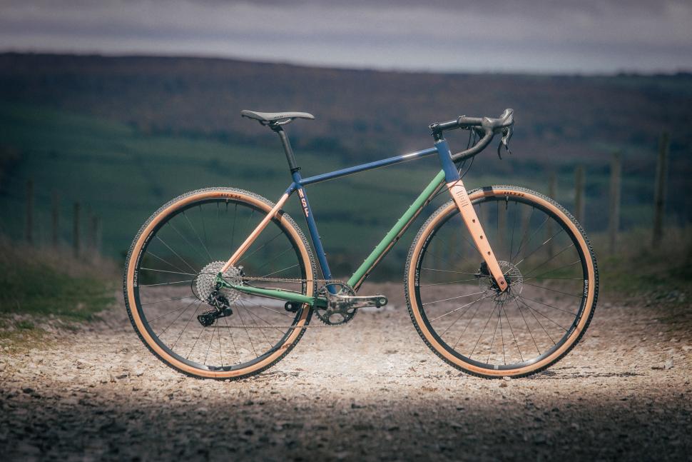 2022, Cotic, Escapade gravel bike, Never Strays Far