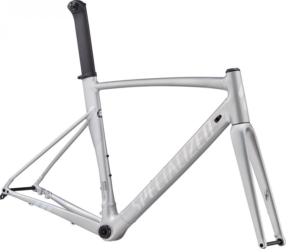 70020-70_ALLEZ-SPRINT-DISC-FRMSET-SAGAN-COLL-OVRX_HERO.jpg