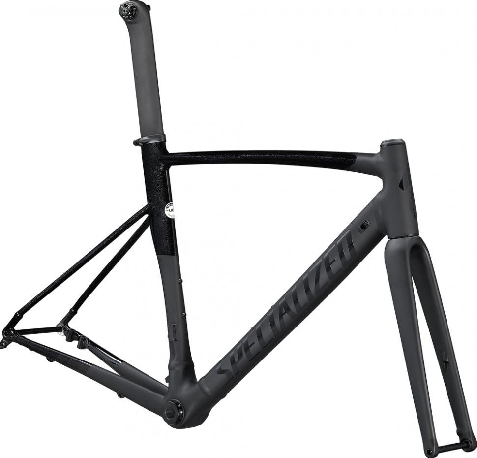 70020-84_ALLEZ-SPRINT-DISC-FRMSET-SAGAN-COLL-BLK-GINKO_HERO.jpg