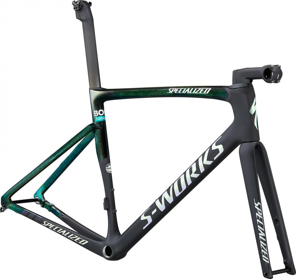 74920-09_TARMAC-SL7-SW-FRMSET-SAGAN-COLL-DECON_HERO.jpg