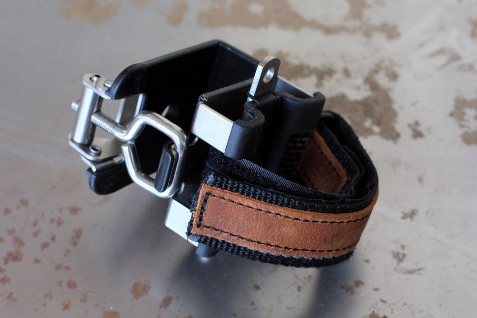Abus Bordo Centium - frame mount.jpg