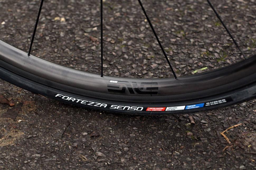 Alchemy Eros - rim and tyre.jpg