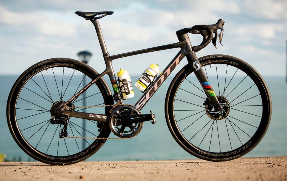 Annemiek van Vleuten's Custom World Championship Addict RC