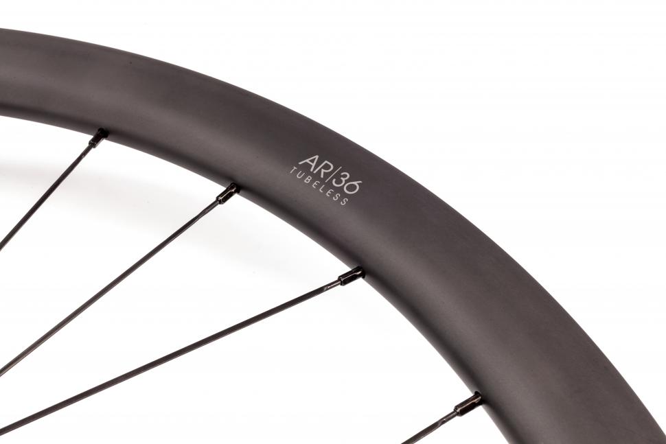 AR|36 Rim graphic