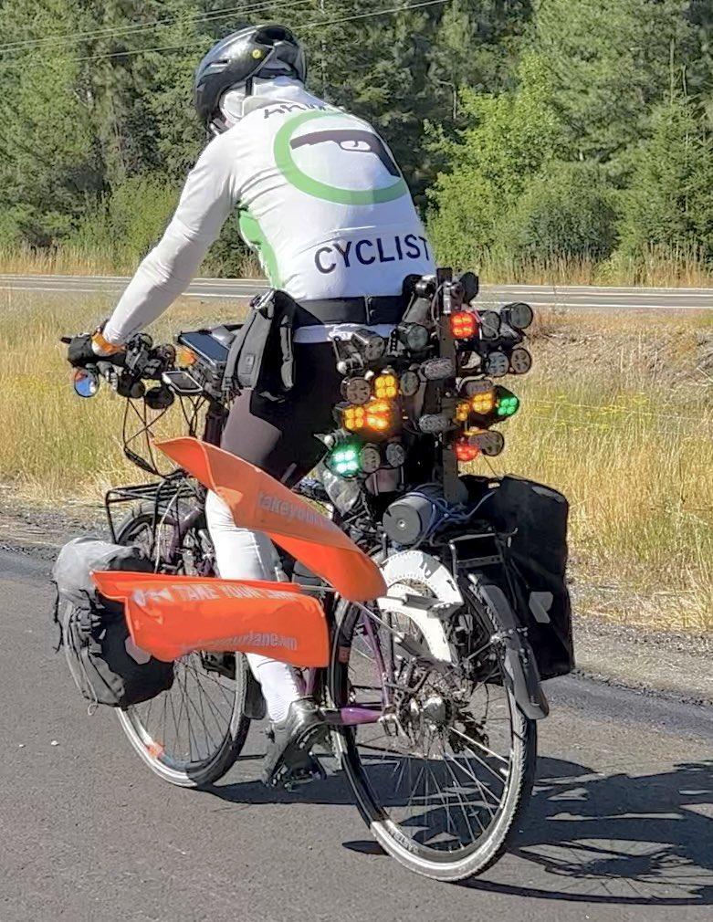 Armed cyclist 2 (Jonathan Maus/BikePortland)