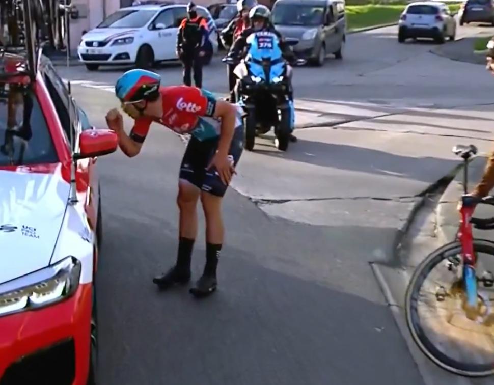 Arnaud De Lie fumes after crash during 2024 Le Samyn (Eurosport)