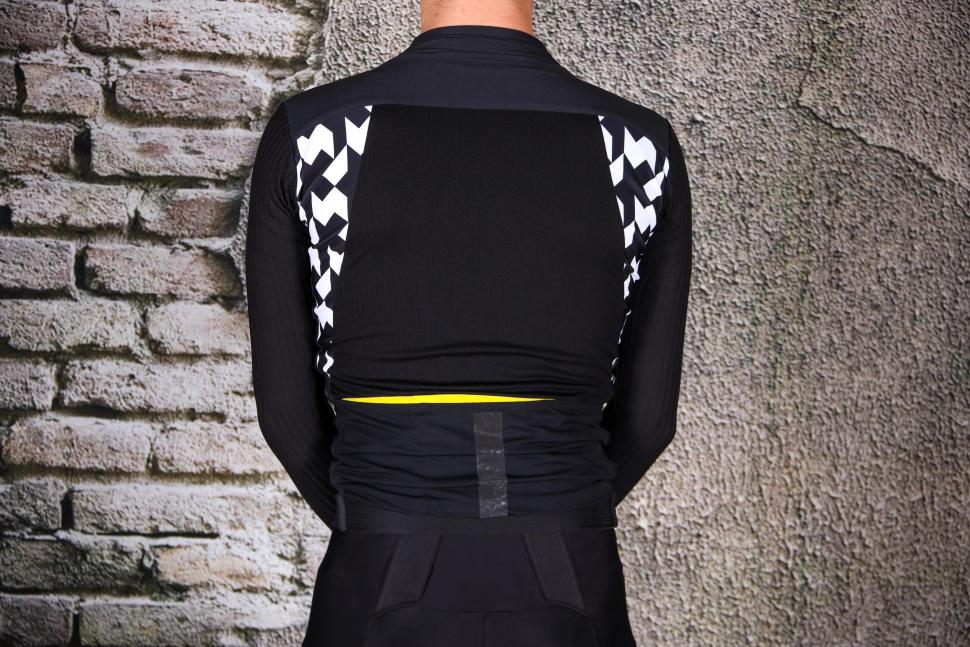 Assos Equipe RS Aero Jacket - back.jpg