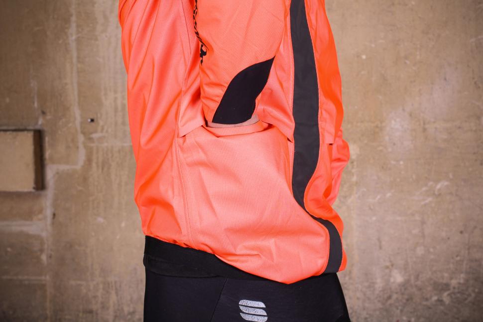 Assos Equipe RS rain jacket - pocket access.jpg