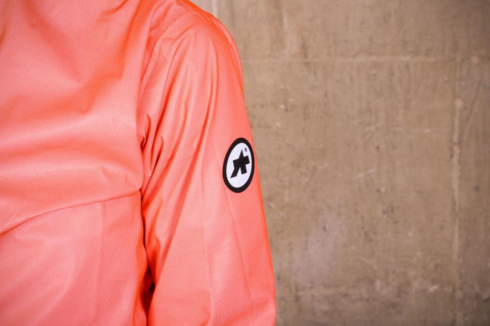 Assos Equipe RS rain jacket - sleeve logo.jpg