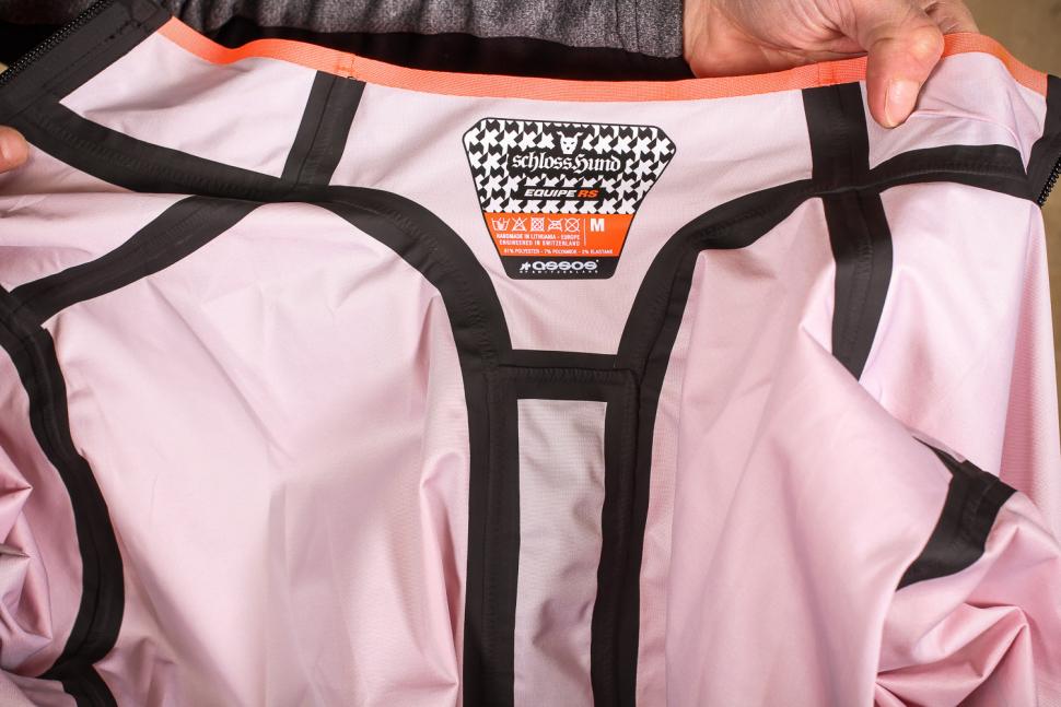 Assos Equipe RS rain jacket - taped seams.jpg