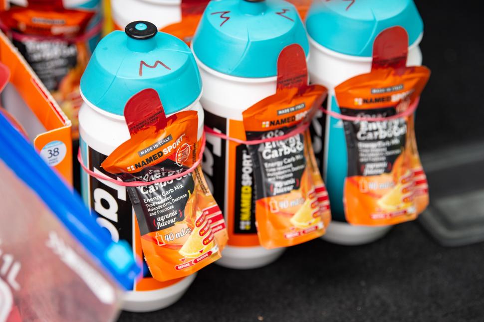 Astana Sport Bottles & Gel 2