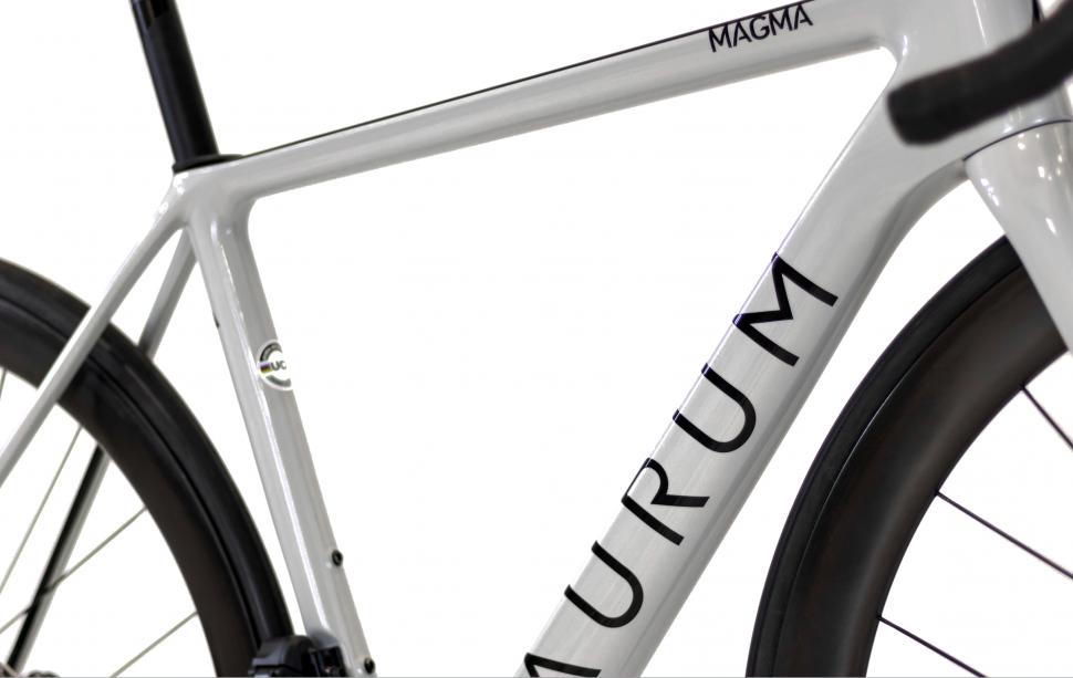 Aurum Magma Essentia grey frame
