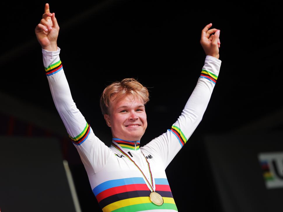Tobias Foss wins the 2022 UCI world time trial championships (Alex Whitehead/SWpix.com)
