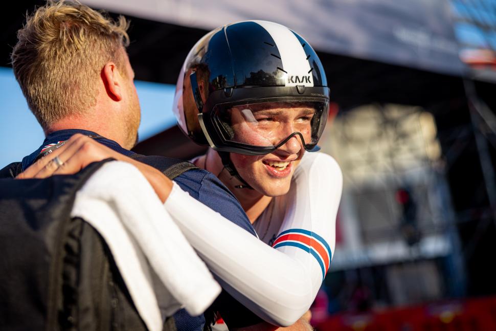 Josh Tarling wins 2022 junior world time trial title (Alex Whitehead/SWpix.com)