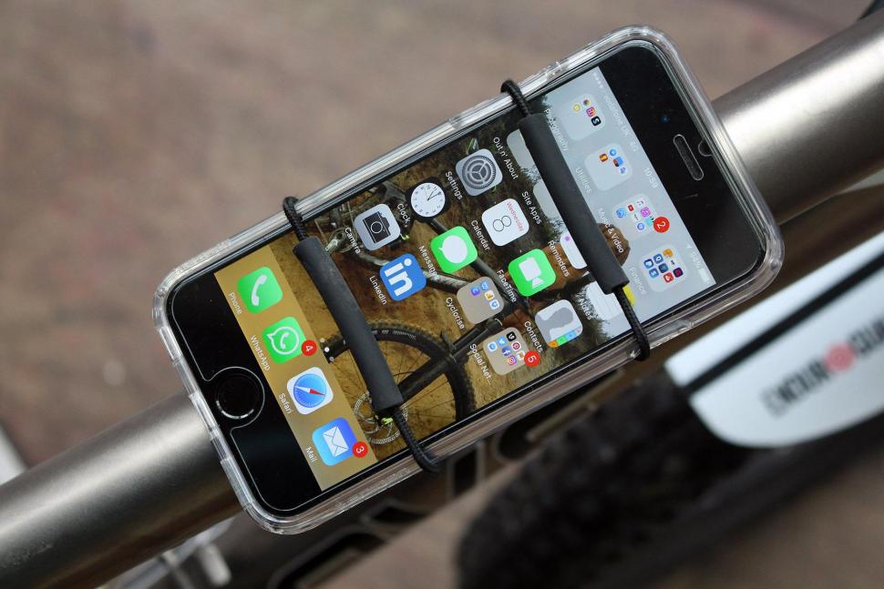 Backcountry Research - Super 8 Top Tube Mount - phone.jpg