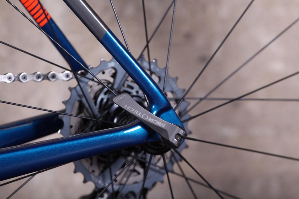 Basso Diamante SV - rear QR.jpg