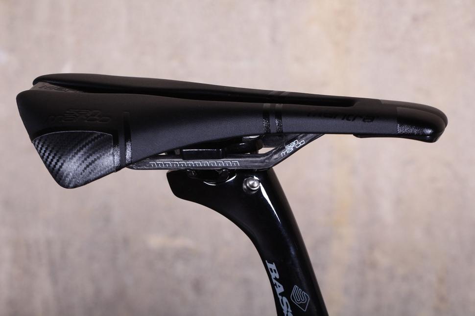 Basso Diamante SV - saddle.jpg