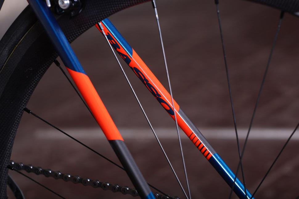 Basso Diamante SV - seat stays.jpg