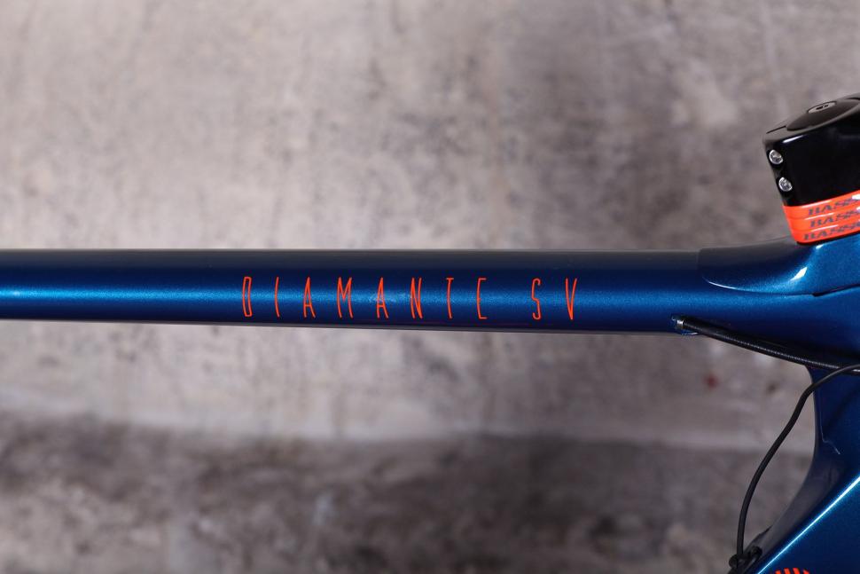 Basso Diamante SV - top tube decal.jpg
