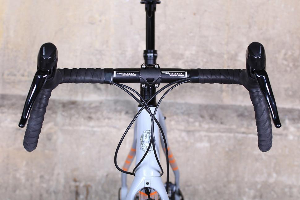 Bianchi Allroad - bars.jpg