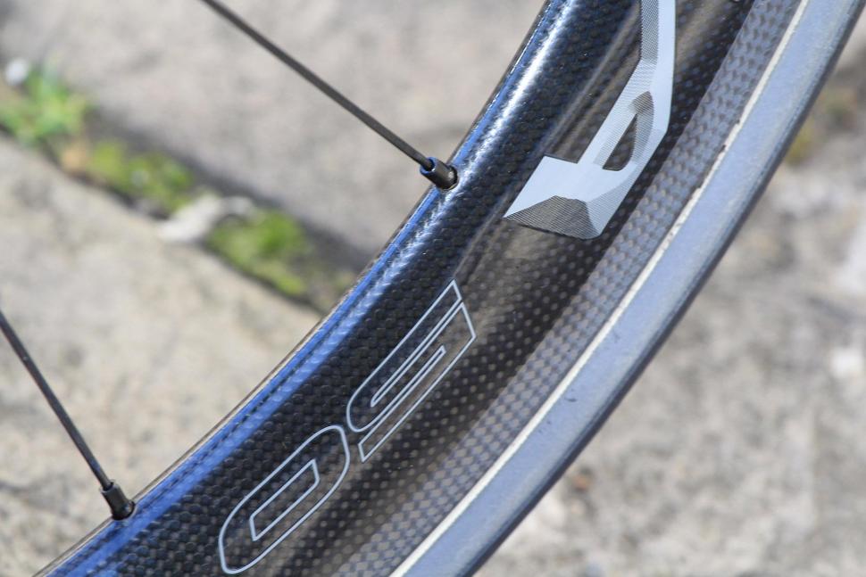 Bianchi Oltre XR4 - rim detail.jpg